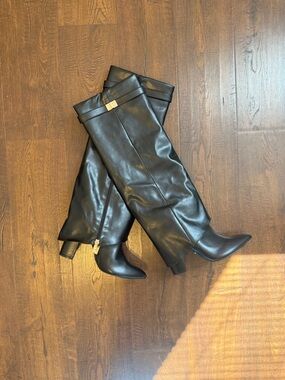Black Knee-High Pointed Toe Leather Boots